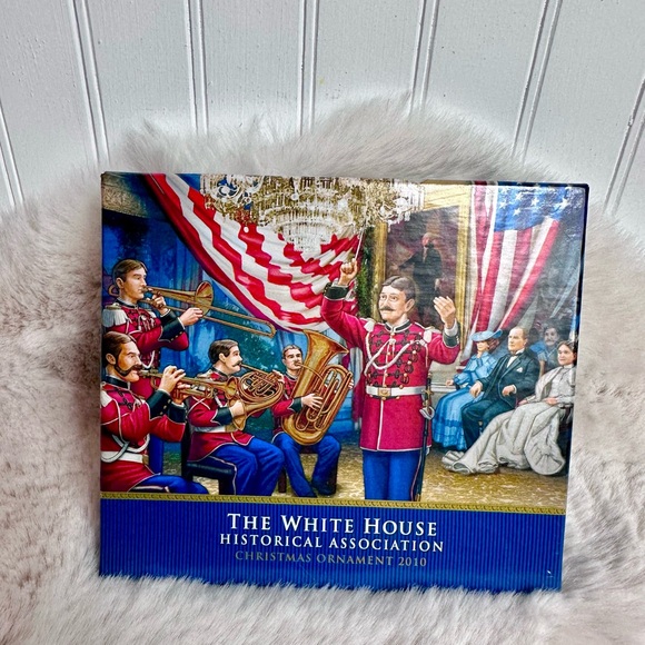 White House Christmas Ornament 2010 - Picture 10 of 15